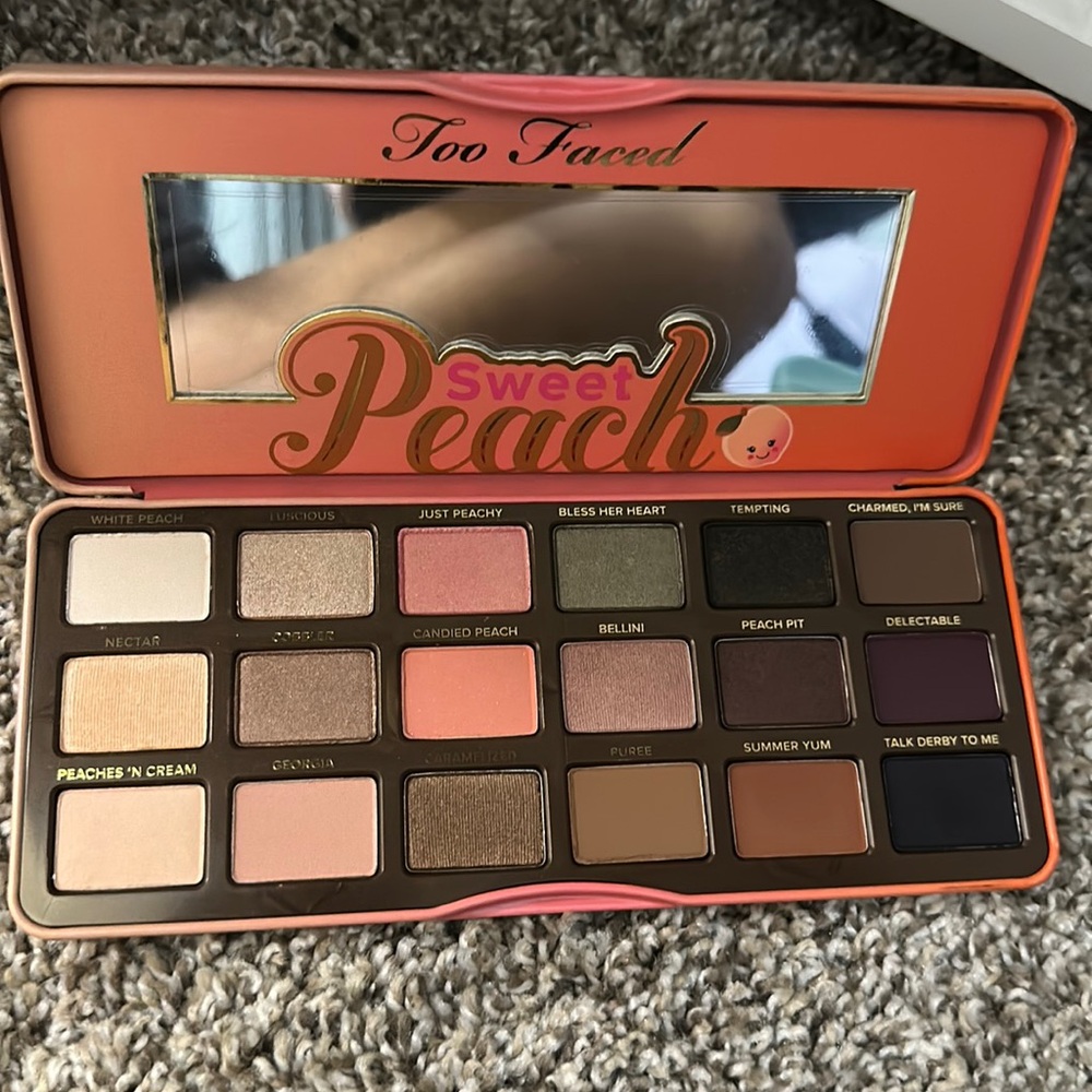 Too faced sweet peach pallet